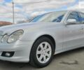 Сірий Мерседес E 220, об'ємом двигуна 2.2 л та пробігом 224 тис. км за 11500 $, фото 1 на Automoto.ua