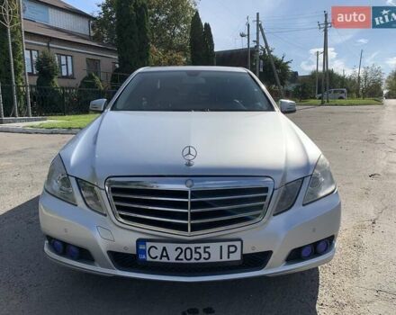 Серый Мерседес E 220, объемом двигателя 2.1 л и пробегом 322 тыс. км за 12000 $, фото 8 на Automoto.ua