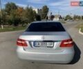 Серый Мерседес E 220, объемом двигателя 2.1 л и пробегом 322 тыс. км за 12000 $, фото 4 на Automoto.ua