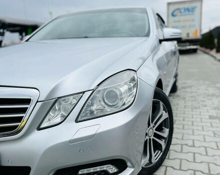 Сірий Мерседес E 220, об'ємом двигуна 0 л та пробігом 255 тис. км за 11200 $, фото 8 на Automoto.ua