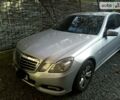 Сірий Мерседес E 220, об'ємом двигуна 2.2 л та пробігом 220 тис. км за 13400 $, фото 1 на Automoto.ua