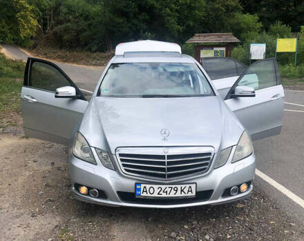 Серый Мерседес E 220, объемом двигателя 2.1 л и пробегом 393 тыс. км за 9500 $, фото 3 на Automoto.ua