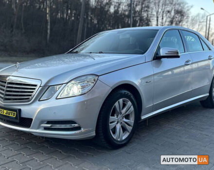 Сірий Мерседес E 220, об'ємом двигуна 2.1 л та пробігом 233 тис. км за 12500 $, фото 2 на Automoto.ua