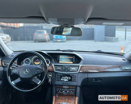 Сірий Мерседес E 220, об'ємом двигуна 2.1 л та пробігом 233 тис. км за 12500 $, фото 10 на Automoto.ua