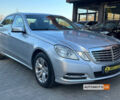 Сірий Мерседес E 220, об'ємом двигуна 2.1 л та пробігом 233 тис. км за 12500 $, фото 1 на Automoto.ua