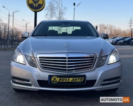 Сірий Мерседес E 220, об'ємом двигуна 2.1 л та пробігом 233 тис. км за 12500 $, фото 1 на Automoto.ua