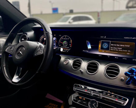 Серый Мерседес E 220, объемом двигателя 2 л и пробегом 145 тыс. км за 32000 $, фото 17 на Automoto.ua