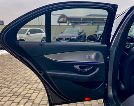 Серый Мерседес E 220, объемом двигателя 2 л и пробегом 145 тыс. км за 32000 $, фото 21 на Automoto.ua