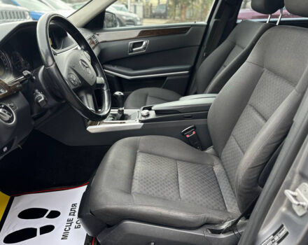 Сірий Мерседес E 220, об'ємом двигуна 2.2 л та пробігом 369 тис. км за 10800 $, фото 7 на Automoto.ua