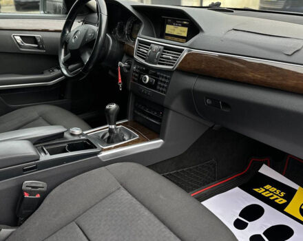 Сірий Мерседес E 220, об'ємом двигуна 2.2 л та пробігом 369 тис. км за 10800 $, фото 17 на Automoto.ua