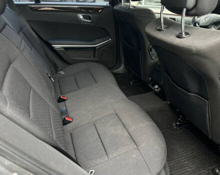 Сірий Мерседес E 220, об'ємом двигуна 2.2 л та пробігом 369 тис. км за 10800 $, фото 19 на Automoto.ua