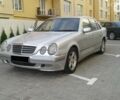 Сірий Мерседес E 220, об'ємом двигуна 2.2 л та пробігом 372 тис. км за 5700 $, фото 1 на Automoto.ua