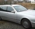 Сірий Мерседес E 220, об'ємом двигуна 0 л та пробігом 300 тис. км за 3800 $, фото 1 на Automoto.ua