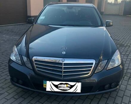 Серый Мерседес E 220, объемом двигателя 2.1 л и пробегом 195 тыс. км за 12999 $, фото 1 на Automoto.ua