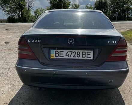 Синій Мерседес E 220, об'ємом двигуна 2.2 л та пробігом 382 тис. км за 3500 $, фото 3 на Automoto.ua