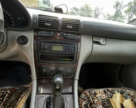 Синій Мерседес E 220, об'ємом двигуна 2.2 л та пробігом 382 тис. км за 3500 $, фото 7 на Automoto.ua