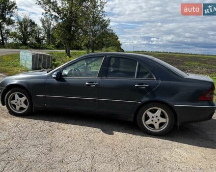 Синій Мерседес E 220, об'ємом двигуна 2.2 л та пробігом 382 тис. км за 3500 $, фото 8 на Automoto.ua