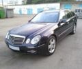 Синий Мерседес E 220, объемом двигателя 2.2 л и пробегом 300 тыс. км за 12500 $, фото 1 на Automoto.ua