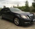 Синий Мерседес E 220, объемом двигателя 2.2 л и пробегом 285 тыс. км за 16300 $, фото 1 на Automoto.ua