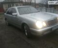 Сірий Мерседес E 240, об'ємом двигуна 2.4 л та пробігом 298 тис. км за 4400 $, фото 1 на Automoto.ua