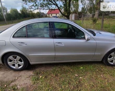 Сірий Мерседес E 240, об'ємом двигуна 2.6 л та пробігом 346 тис. км за 5900 $, фото 8 на Automoto.ua