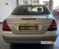 Серый Мерседес E 240, объемом двигателя 3.2 л и пробегом 320 тыс. км за 7200 $, фото 5 на Automoto.ua