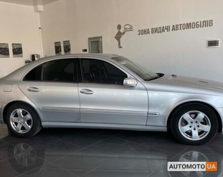 Серый Мерседес E 240, объемом двигателя 3.2 л и пробегом 320 тыс. км за 7200 $, фото 7 на Automoto.ua
