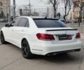 Белый Мерседес E 250, объемом двигателя 2 л и пробегом 171 тыс. км за 18990 $, фото 4 на Automoto.ua