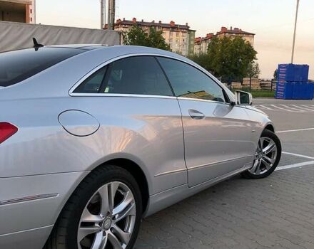 Мерседес E 250, объемом двигателя 2.2 л и пробегом 98 тыс. км за 15500 $, фото 5 на Automoto.ua