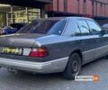 Серый Мерседес E 250, объемом двигателя 2.5 л и пробегом 345 тыс. км за 3600 $, фото 5 на Automoto.ua