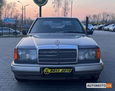 Серый Мерседес E 250, объемом двигателя 2.5 л и пробегом 345 тыс. км за 3600 $, фото 1 на Automoto.ua