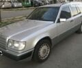 Сірий Мерседес E 250, об'ємом двигуна 2.5 л та пробігом 300 тис. км за 3500 $, фото 1 на Automoto.ua