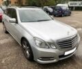 Сірий Мерседес E 250, об'ємом двигуна 2.2 л та пробігом 196 тис. км за 17500 $, фото 1 на Automoto.ua