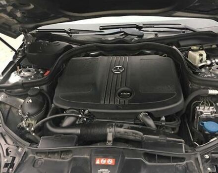 Сірий Мерседес E 250, об'ємом двигуна 2.2 л та пробігом 375 тис. км за 11900 $, фото 9 на Automoto.ua