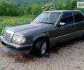 Сірий Мерседес E 250, об'ємом двигуна 2.5 л та пробігом 300 тис. км за 3500 $, фото 1 на Automoto.ua