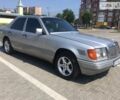 Серый Мерседес E 250, объемом двигателя 2.5 л и пробегом 380 тыс. км за 3550 $, фото 1 на Automoto.ua