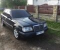 Синий Мерседес E 250, объемом двигателя 2.5 л и пробегом 531 тыс. км за 3900 $, фото 1 на Automoto.ua