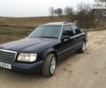 Синий Мерседес E 250, объемом двигателя 2.5 л и пробегом 401 тыс. км за 4700 $, фото 1 на Automoto.ua