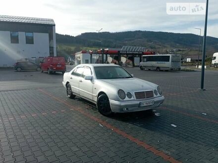 Мерседес Е 300 1998 у Стрые на Automoto.ua Сірий Мерседес Е 300, об'ємом двигуна 3 л та пробігом 179 тис. км за 5900 $, фото 1 на Automoto.ua
