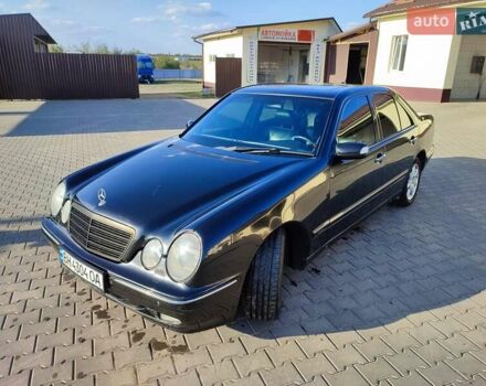 Чорний Мерседес Е 320, об'ємом двигуна 3.2 л та пробігом 340 тис. км за 5700 $, фото 22 на Automoto.ua