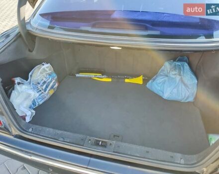 Чорний Мерседес Е 320, об'ємом двигуна 3.2 л та пробігом 340 тис. км за 5700 $, фото 13 на Automoto.ua