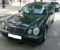 Синий Мерседес Е 320, объемом двигателя 3.2 л и пробегом 400 тыс. км за 5900 $, фото 1 на Automoto.ua