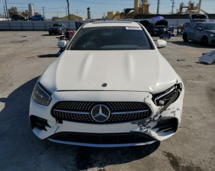 Белый Мерседес Е 350, объемом двигателя 2 л и пробегом 74 тыс. км за 30600 $, фото 1 на Automoto.ua