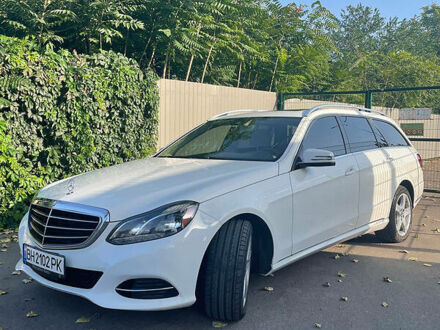 Мерседес Е 350 2013 у Одесі на Automoto.ua Білий Мерседес Е 350, об'ємом двигуна 3.5 л та пробігом 230 тис. км за 17500 $, фото 1 на Automoto.ua