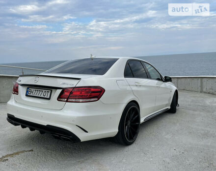 Білий Мерседес E 63 AMG, об'ємом двигуна 5.5 л та пробігом 60 тис. км за 42000 $, фото 64 на Automoto.ua