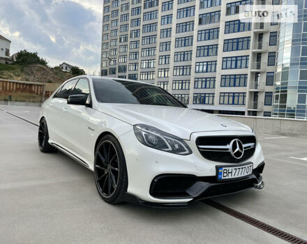 Білий Мерседес E 63 AMG, об'ємом двигуна 5.5 л та пробігом 60 тис. км за 42000 $, фото 3 на Automoto.ua