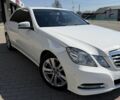 Білий Мерседес Е-Клас, об'ємом двигуна 2.1 л та пробігом 200 тис. км за 14000 $, фото 3 на Automoto.ua