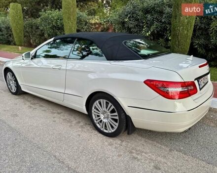 Белый Мерседес Е-Класс, объемом двигателя 3 л и пробегом 218 тыс. км за 18900 $, фото 20 на Automoto.ua
