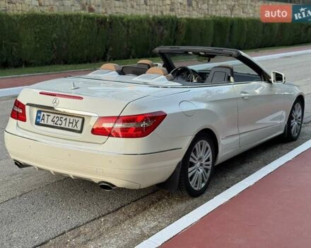 Белый Мерседес Е-Класс, объемом двигателя 3 л и пробегом 218 тыс. км за 18900 $, фото 1 на Automoto.ua