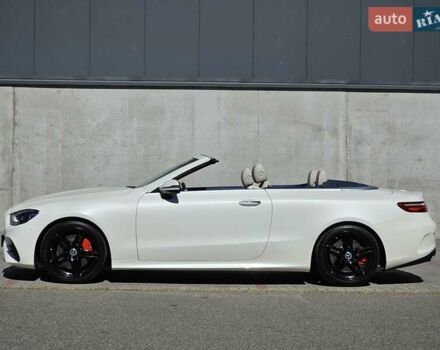 Белый Мерседес Е-Класс, объемом двигателя 3 л и пробегом 76 тыс. км за 39999 $, фото 1 на Automoto.ua